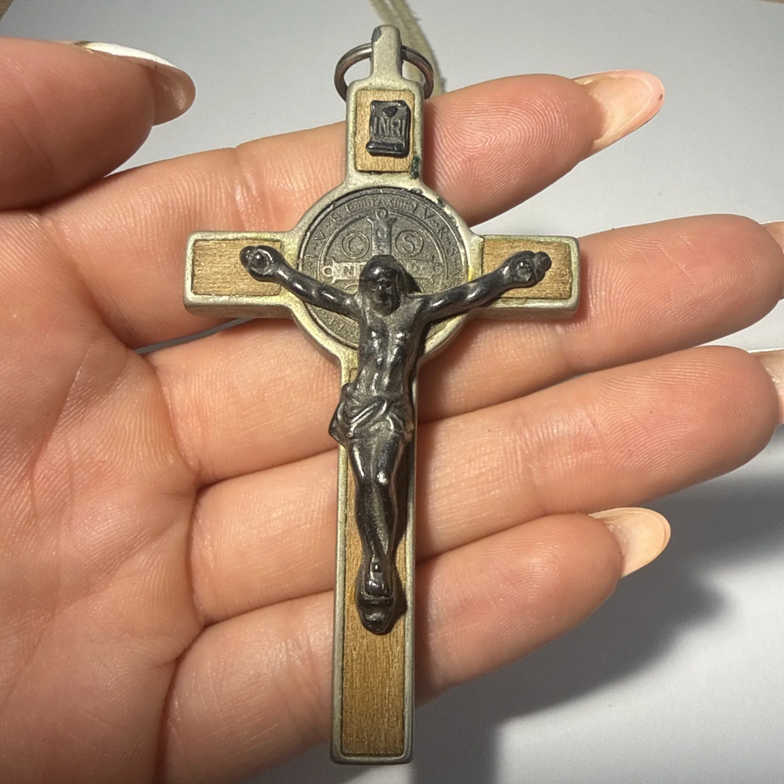 Chaîne Avec Croix Religieuse