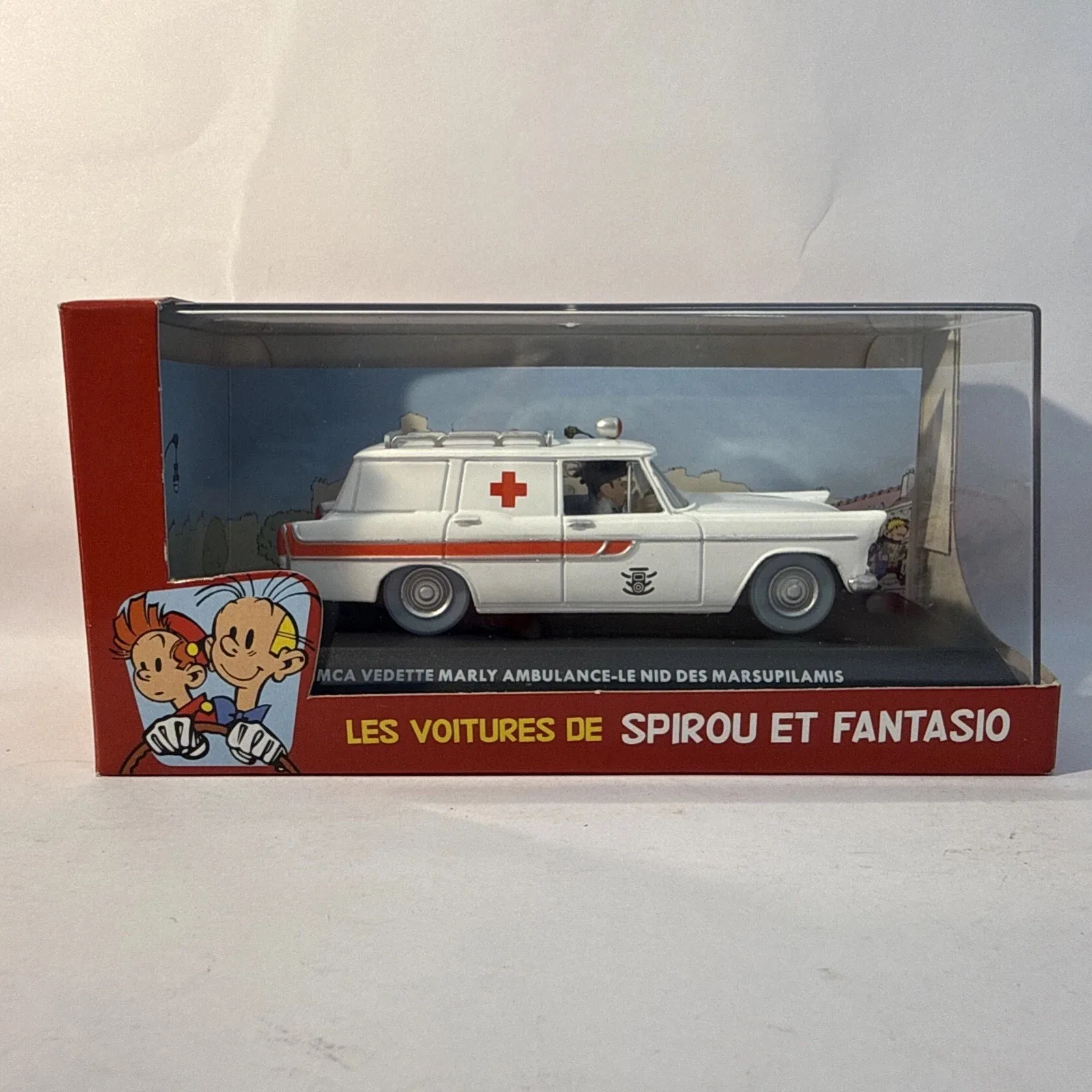 Voiture Miniature Spirou Et Fantasio Simca Vedette Marly Ambulance
