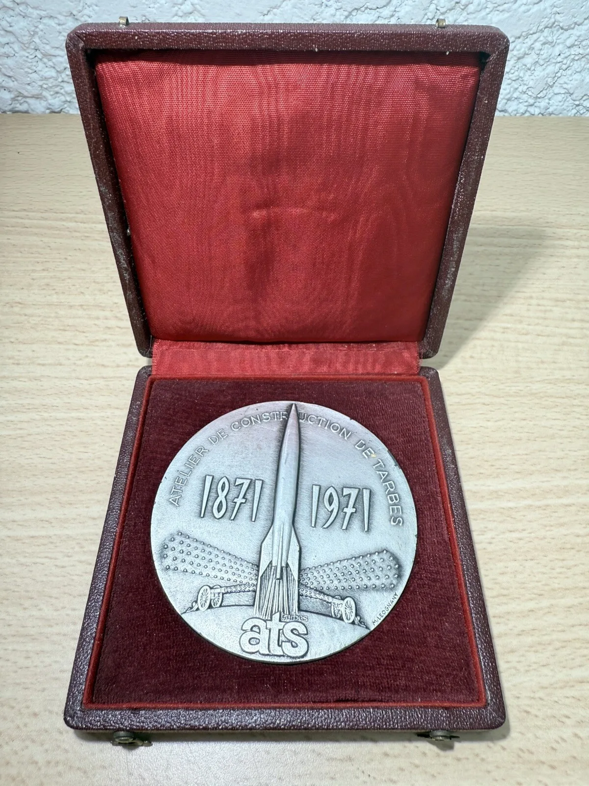 Médaille Atelier De Construction De Tarbes ATS 1871 1971 En Bronze Dans Sa Boîte